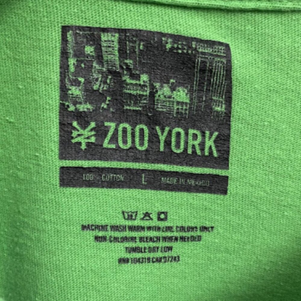 Y2K Vintage Bright Green Zoo York T-Shirt in Large - Picture 5 of 10